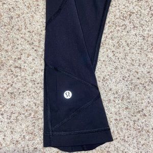 Black cropped lulu leggings